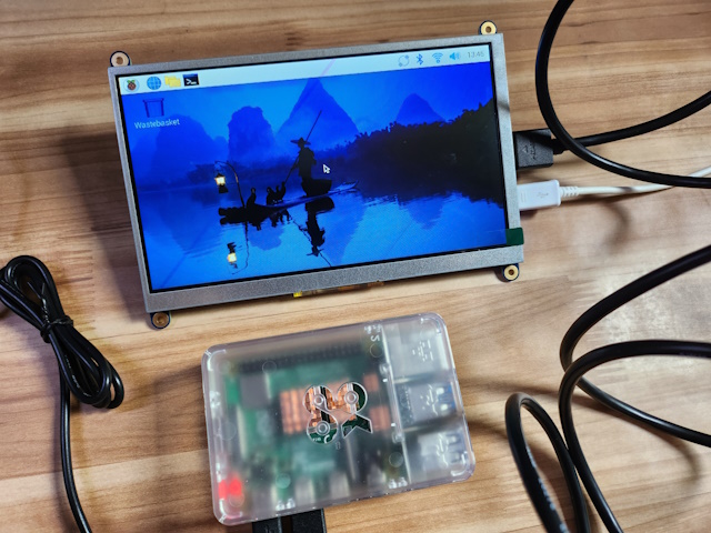 Pi wallpaper screen on HDMI 7inch Display